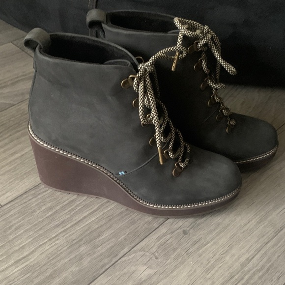 Toms Shoes - Toms Charcoal and Chocolate Lace-Up Wedges